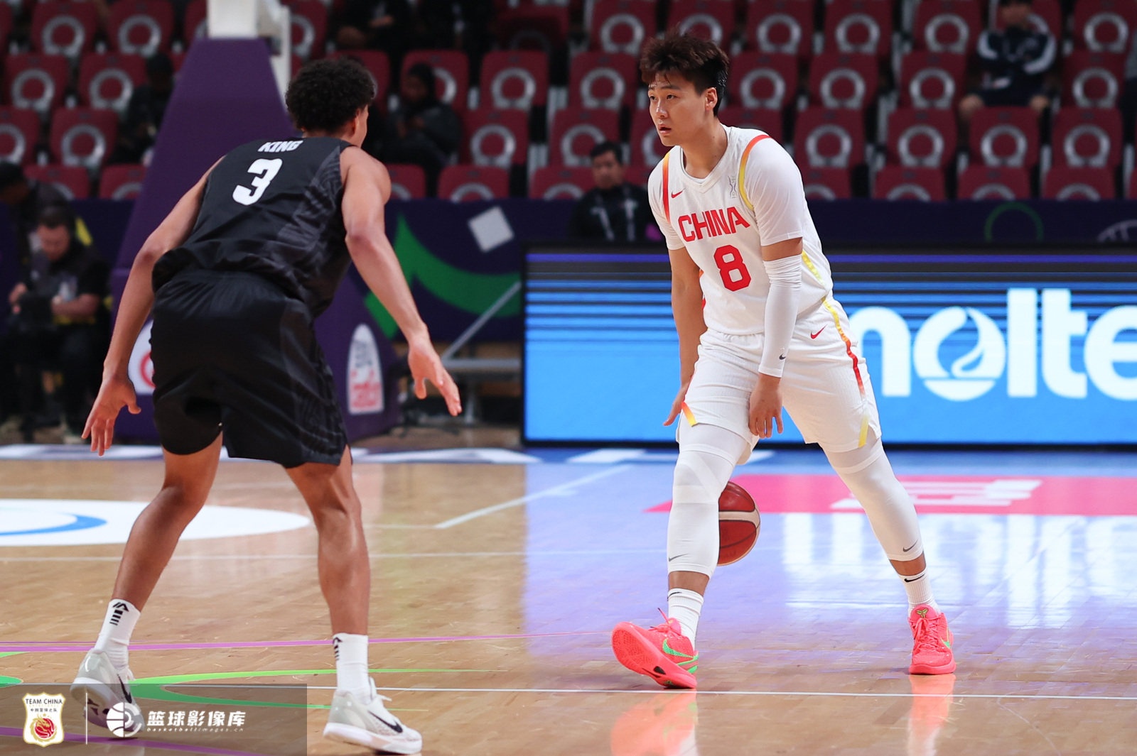 BOB半岛体育首页-赵睿：中国男篮亟待真正领袖挺身而出，无论成败皆需勇担重任