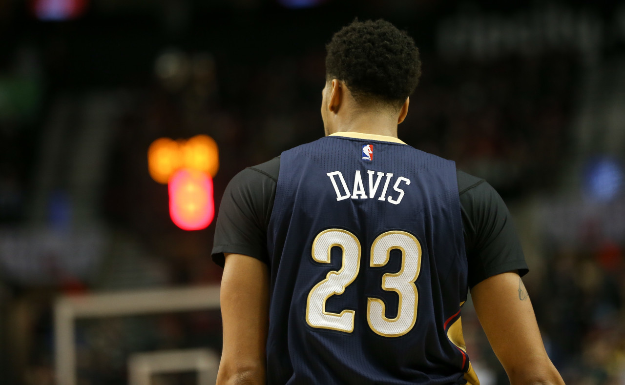 鹈鹕将23号分配双向合同球员，美媒热议是否该为浓眉保留球衣退役荣誉